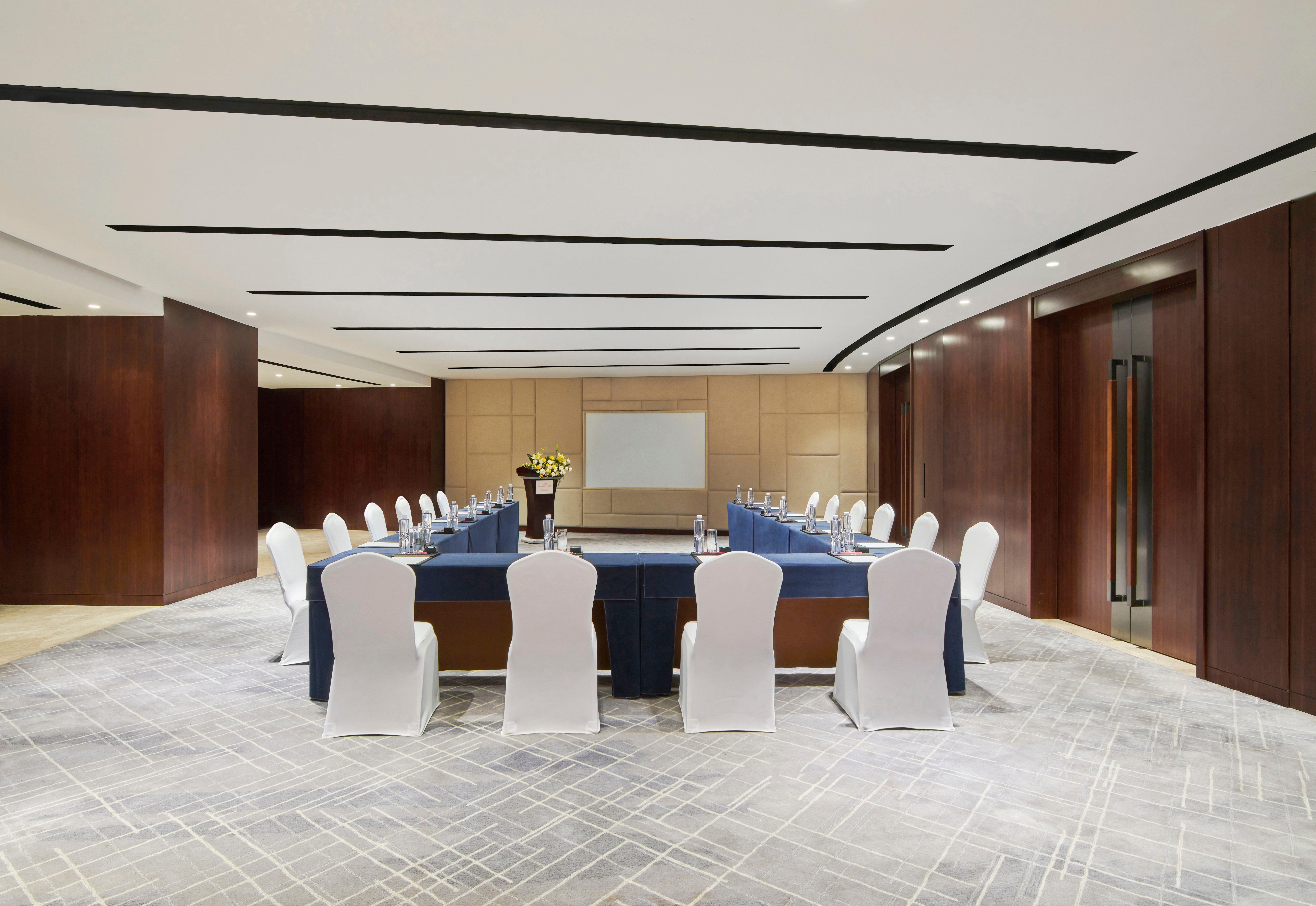 Crowne Plaza Zhuhai City Center By Ihg - Offers Free One-Way Shuttle To Chimelong Ocean Kingdom Esterno foto