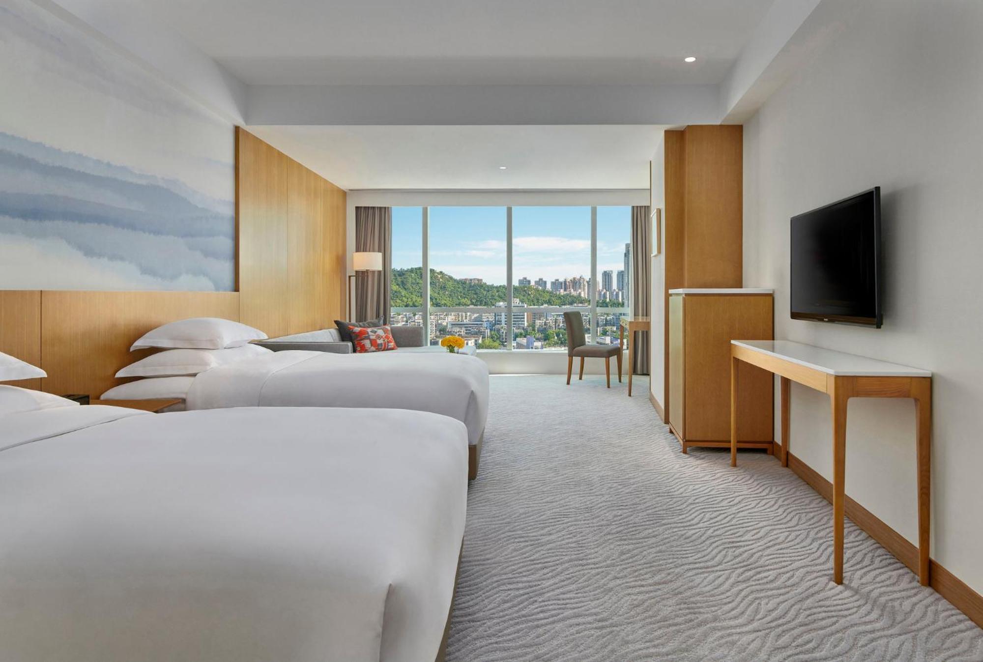 Crowne Plaza Zhuhai City Center By Ihg - Offers Free One-Way Shuttle To Chimelong Ocean Kingdom Esterno foto