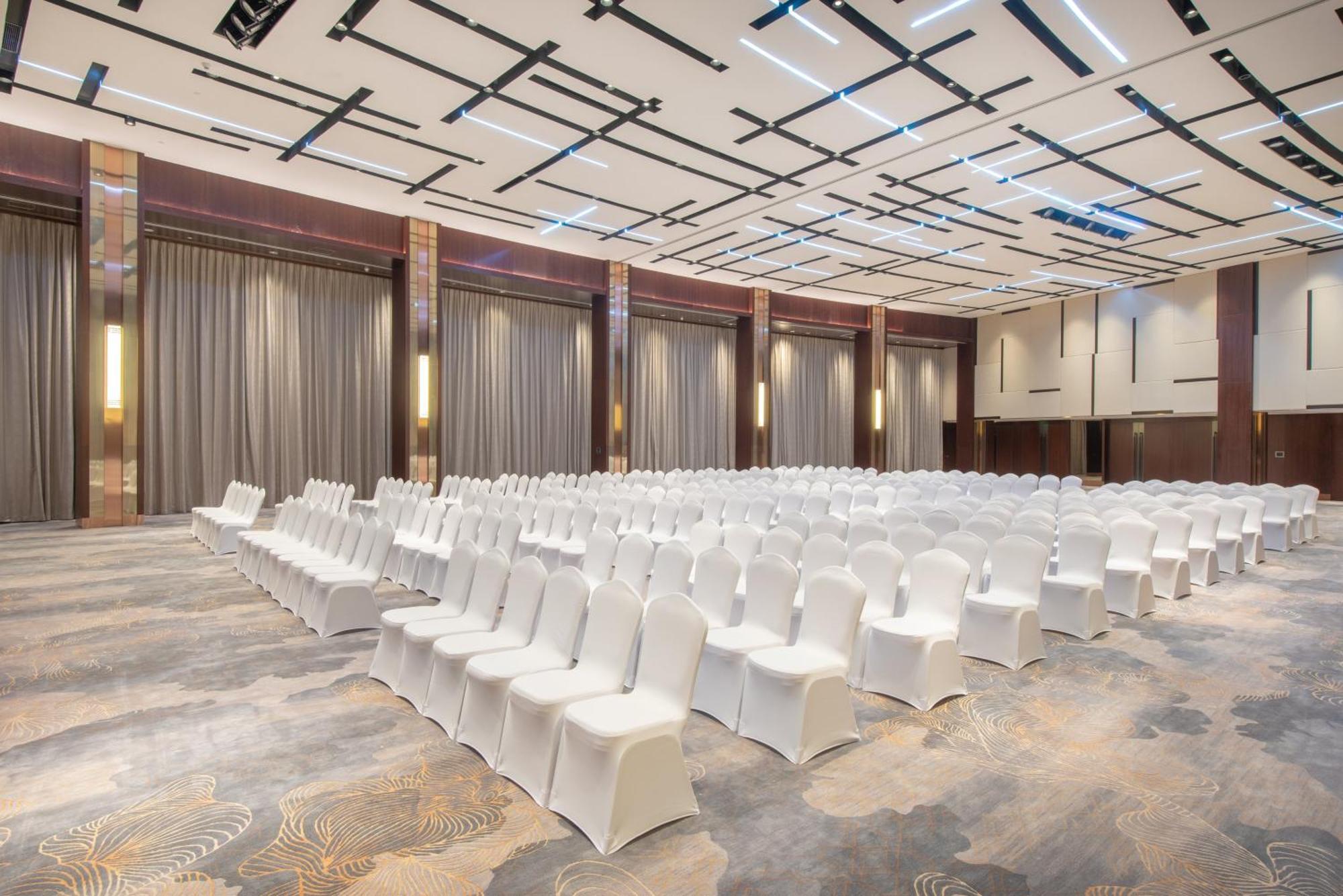 Crowne Plaza Zhuhai City Center By Ihg - Offers Free One-Way Shuttle To Chimelong Ocean Kingdom Esterno foto
