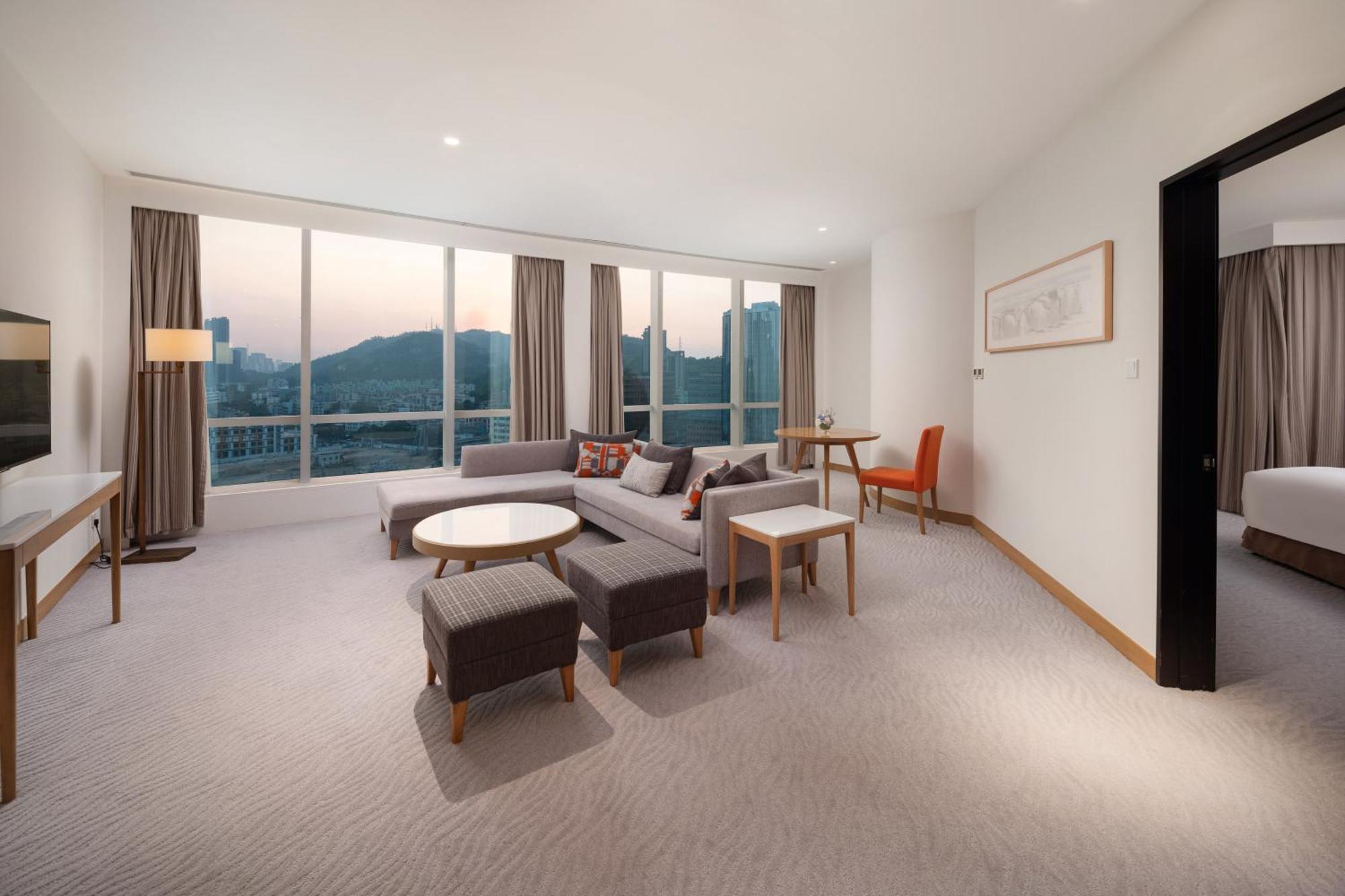Crowne Plaza Zhuhai City Center By Ihg - Offers Free One-Way Shuttle To Chimelong Ocean Kingdom Esterno foto