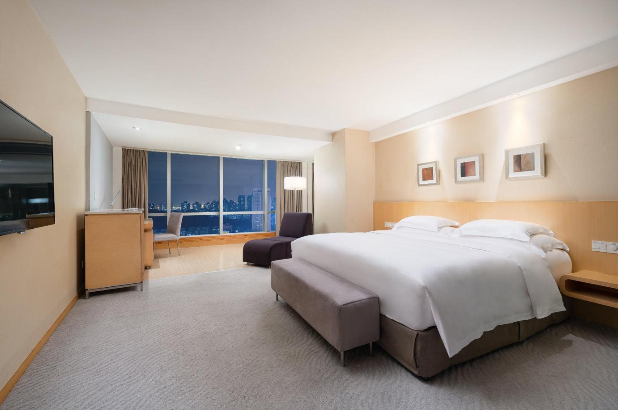 Crowne Plaza Zhuhai City Center By Ihg - Offers Free One-Way Shuttle To Chimelong Ocean Kingdom Esterno foto