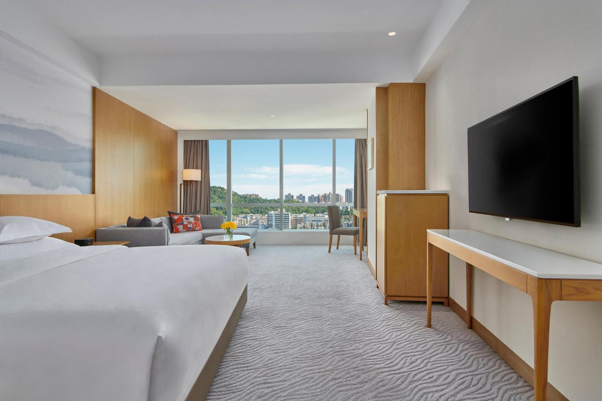 Crowne Plaza Zhuhai City Center By Ihg - Offers Free One-Way Shuttle To Chimelong Ocean Kingdom Esterno foto